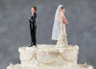 Wedding cake spouses turning their backs to each other for emerging problems